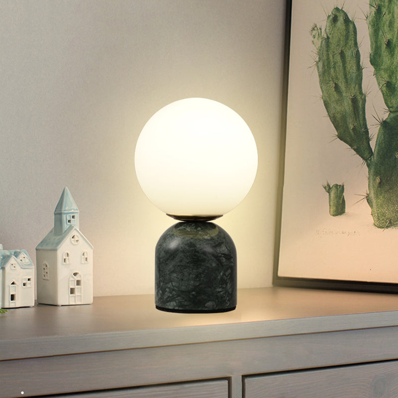 Globe - Modern nordisk bordslampa med glasboll