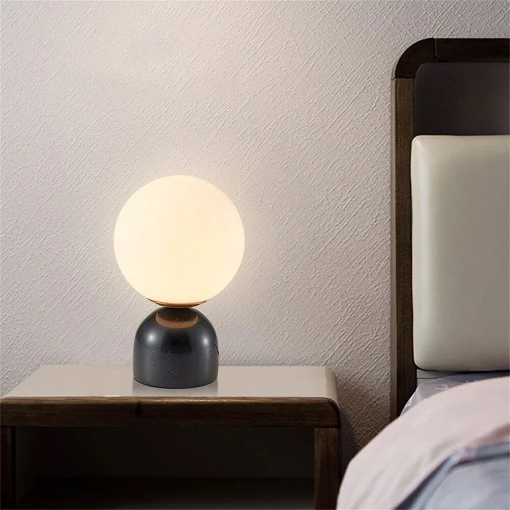 Globe - Modern nordisk bordslampa med glasboll